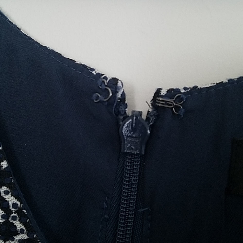 🔥Blue & White Patterned Dress / The Limited/ Womens Sz S - Picture 3 of 4